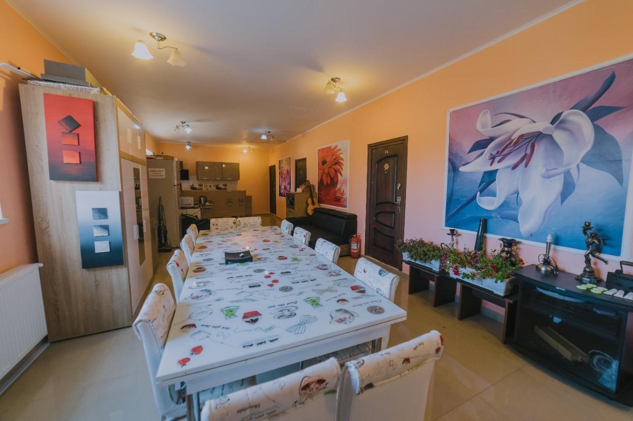 Hostel Denisa Buzău Exteriör bild