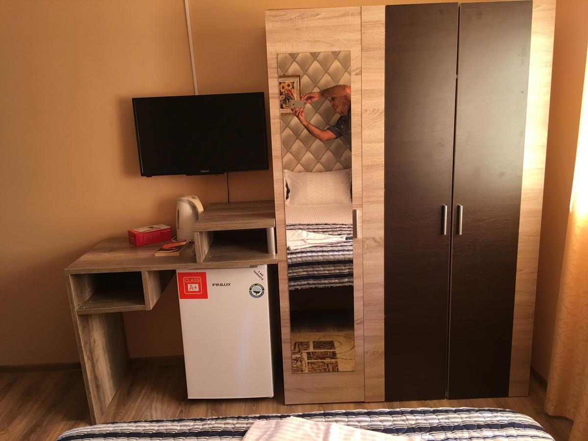 Hostel Denisa Buzău Exteriör bild
