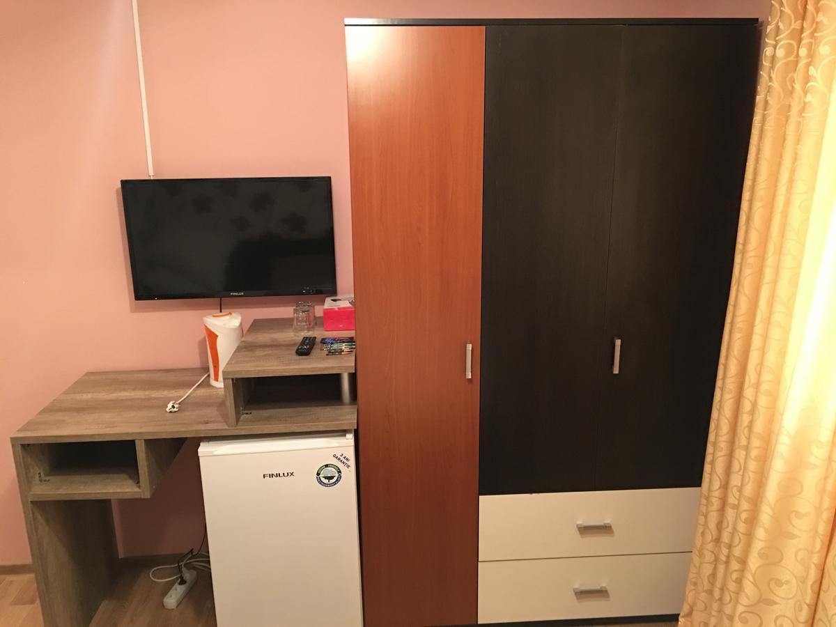 Hostel Denisa Buzău Exteriör bild