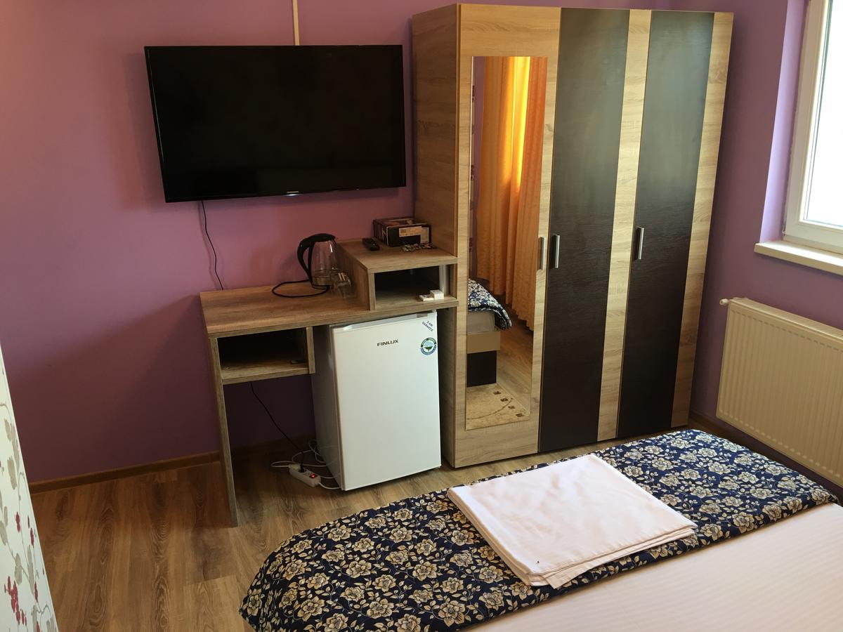 Hostel Denisa Buzău Exteriör bild