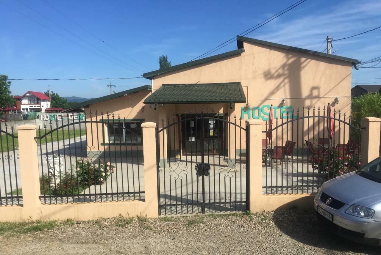 Hostel Denisa Buzău Exteriör bild